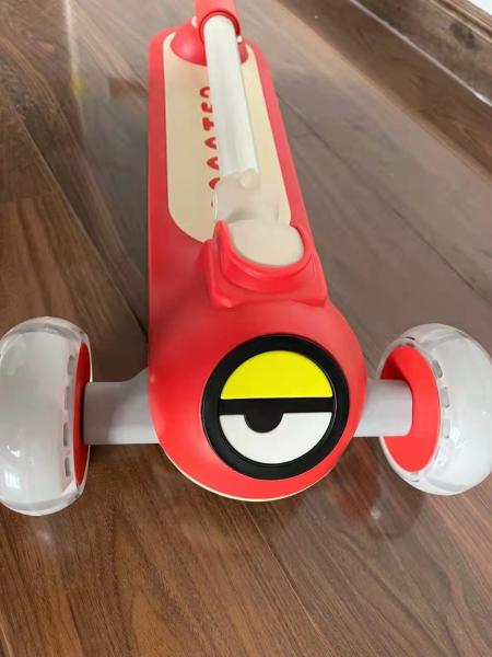 Assento de couro macio dobrável de um botão 3 rodas de passeio em scooter carro para crianças e durável