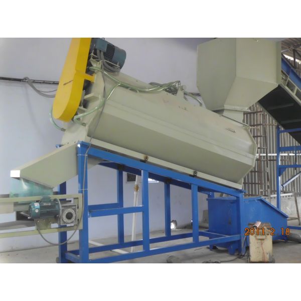 Прочная пластиковая бутылка задавливая машину, ненужную бутылку ЛЮБИМЦА повторно используя оборудование