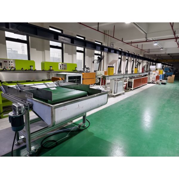 Machine d'extrusion de tubes de nylon PA Ligne d'extrusion de tubes de nylon PA Pour la transmission d'huile automobile