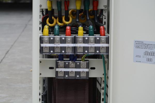 Three Phase Servo Controlled Voltage Stabilizer 100KVA 380V GPRS touch screen