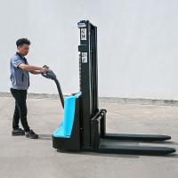 Inteligente Semi Electric Stacker Capacidad de 1,5 toneladas, Walkie Pallet Stacker eléctrico, accionado por batería