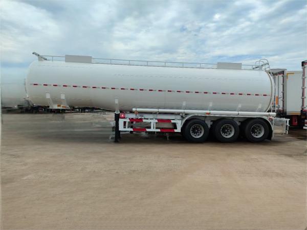 CIMC tri axle Stainless Steel Petrol Diesel Gasoline 6-7 separate warehouse 7000L Transport Oil Fuel Truck tanker Semi Trailer