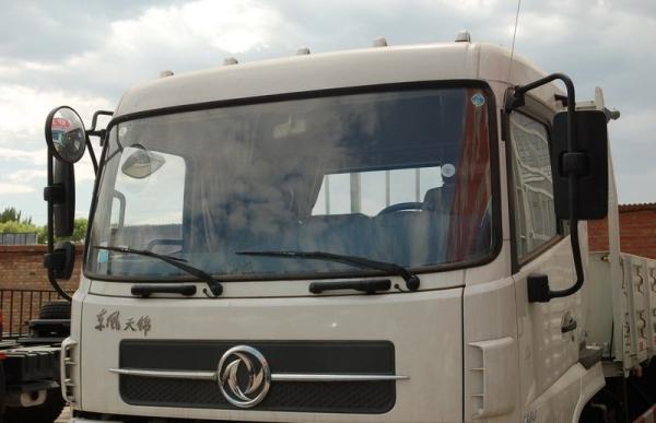 White Cargo Van Truck 4x2 185 HP DFL11408 For Transferring Goods / Fruits
