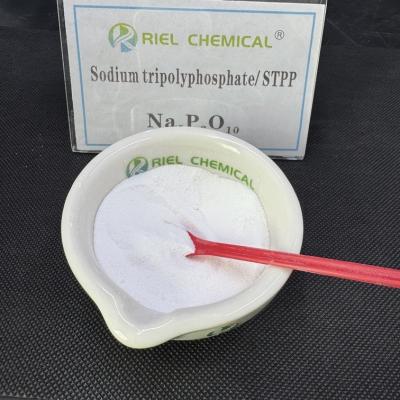 Matériaux chimiques Sodium tripolyphosphate soluble dans l'eau STPP pour élimination des eaux usées industrielles