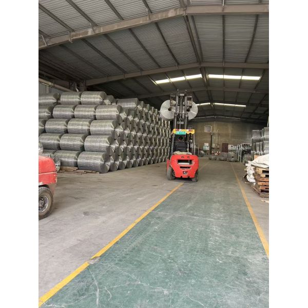 Hole Size 25.4mmx67mm Spot Welded  Hot Dip Galvanized Wire Pipeline Reinforced Mesh