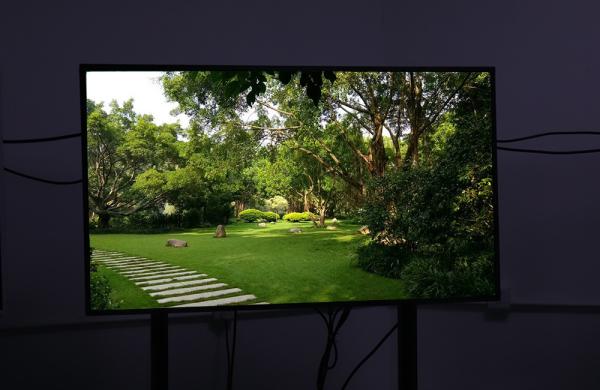 1080p LCD TV Display
