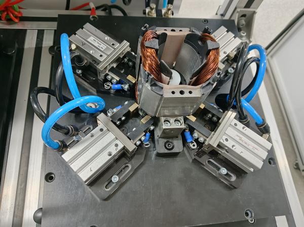パネウマティック装置付きの直流モーターステーター試験機械