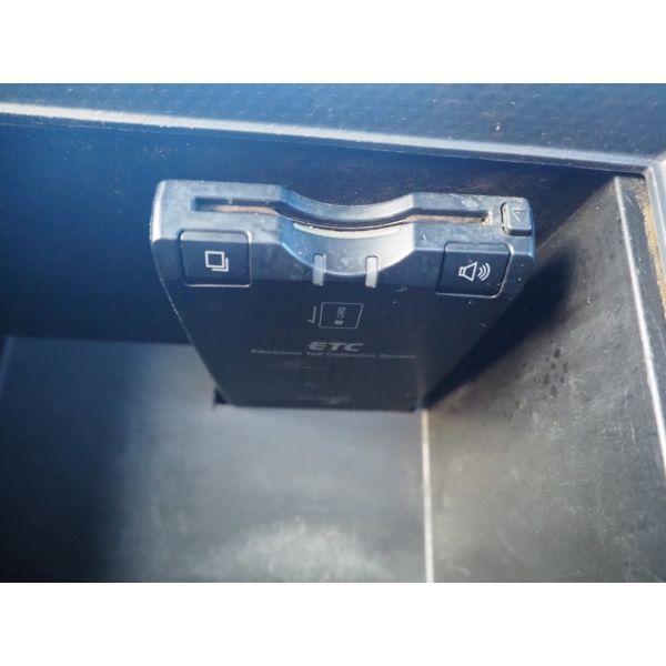 Isuzu Elf Truck 2 Ton Wide Long Low Floor MT Load Size 430/207/38 ETC Aluminum Block Hill Start Assist Leveler Rearview Camera1Spare Tire 2Ton Base 2Ton Car Mission Manual MT Mounting Flat Car 6 Speed