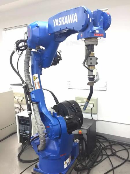 Aluminium Welding Robot Arm 6 Axis Yaskawa Motoman AR1440 With CNGBS Welding Positioner And Welder