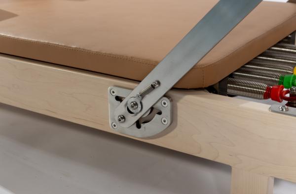 Foldable Maple Pilates Reformer U+PL015A with Fully Enclosed Sliding Track