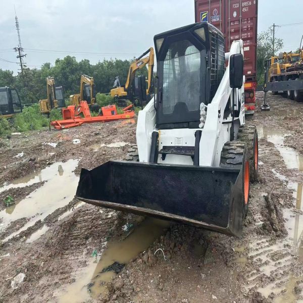 60KW Compact Used Skid Loaders Steer Bob S300 11.1km/h 3750kg