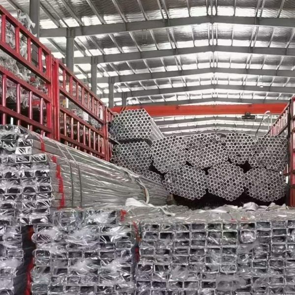 Seamless & Welded Stainless Steel Pipe Bright Finishing / Pickling  Solid Solution SS Pipes