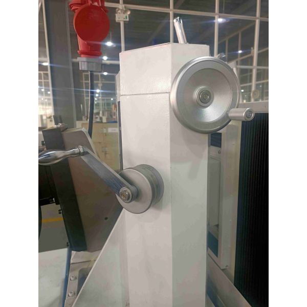 超堅く物質的な粉砕機の自動粉砕機の調節可能な紡錘の速度