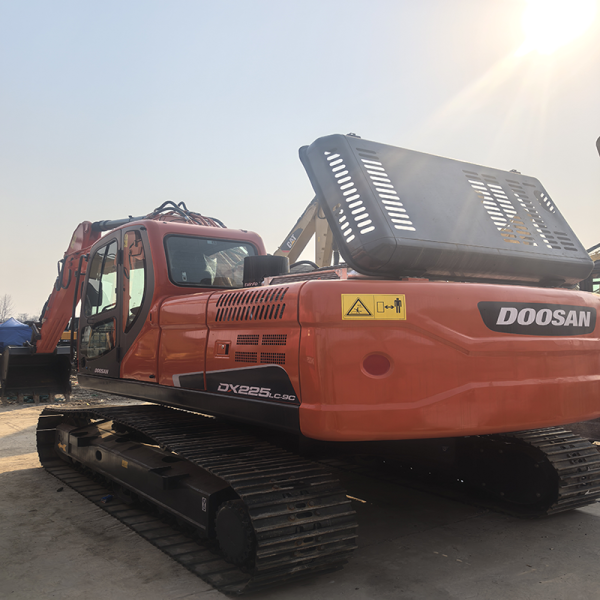 Wholesale Customized Second-hand Hydraulic Excavator Used Original Doosan Excavator Doosan DX225 DX225LC/LC-9C Used Excavator