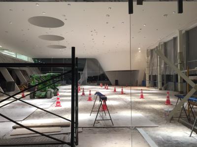 Construcción moderna de acero prefabricado Edificio comercial Apelación estética