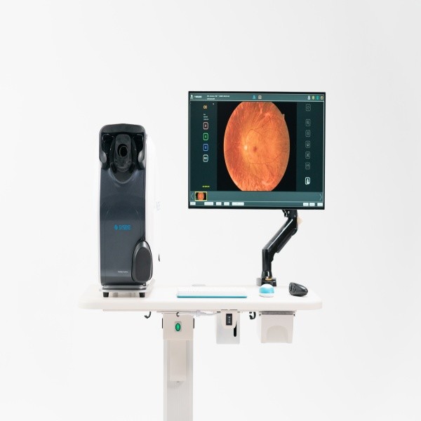 Ultra Wide Field 220° Retinal Imaging Device with 8μm Optical Resolution and 27-inch Color Monitor for Ophthalmic Diagnostics