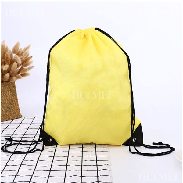 Сумка желтое 80Gsm Drawstring полипропилена 32*42cm не сплетенная для покупок