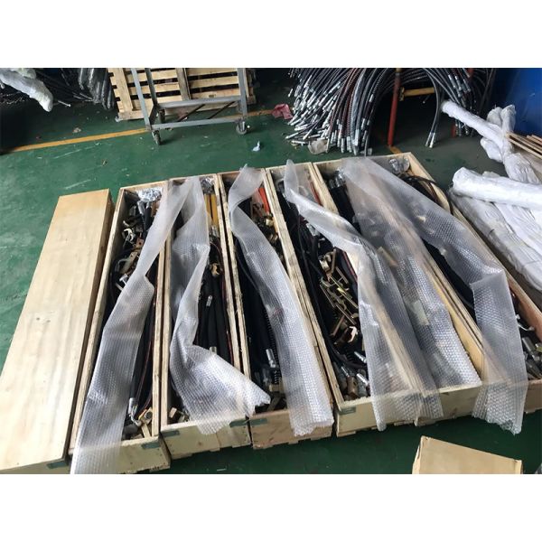 Fittings para tuberías de aceite hidráulicas industriales New Holland resistentes a la abrasión