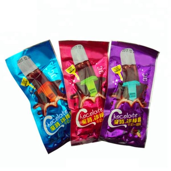 Chocolate Fruity Lollipops Whistle Stick Halal 2 Colors Ice Cream Shape