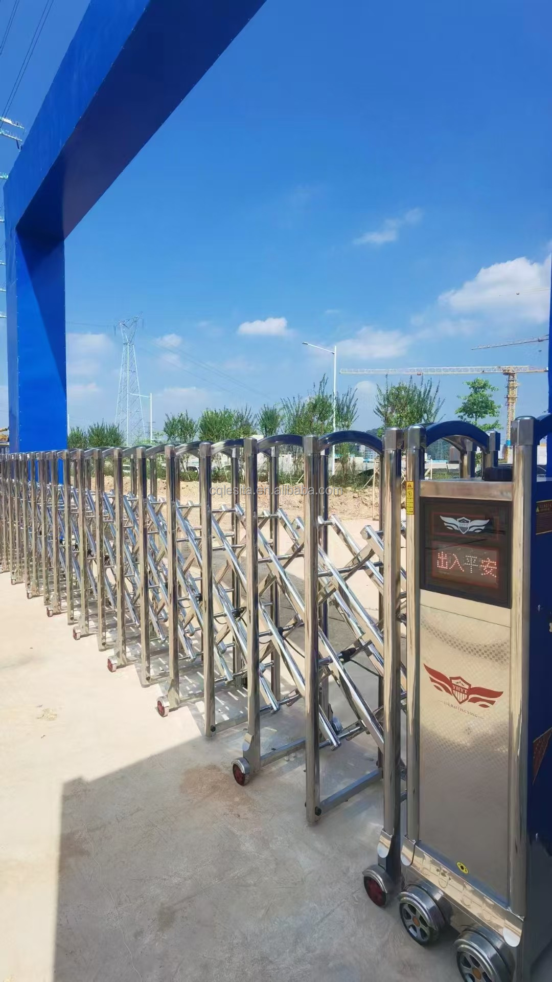 Automatic Opening Aluminum Trackless Sliding Door Segment Expandable Gate Electric Retractable Portail for Outdoor Courtyard