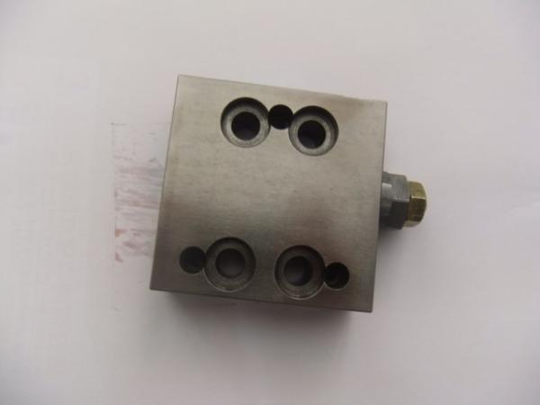 723-40-70100 Pressure reducing valve pressure relief valve for komatsu PC200-6