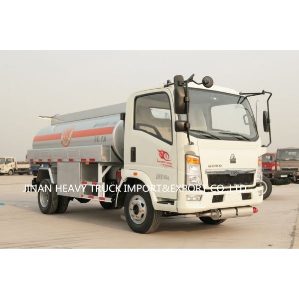 Автоцистерна 4x2 6cbm 6000Liter мазута света Sinotruk Howo мини