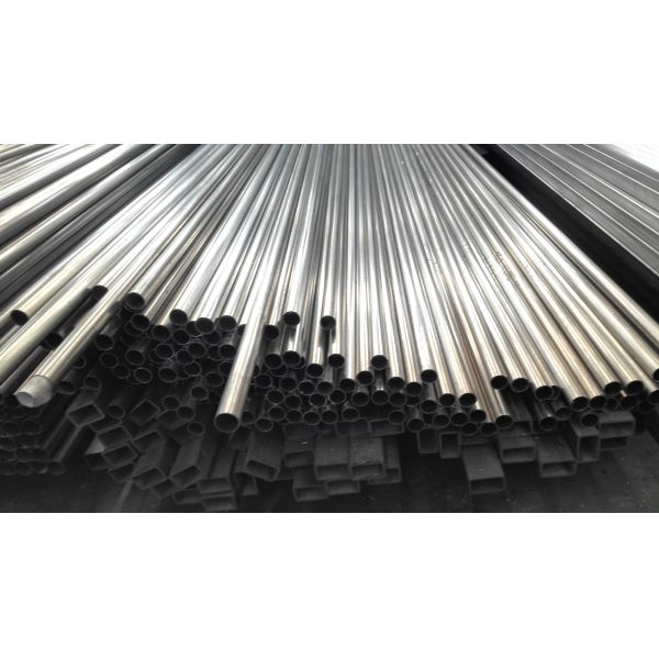 El acero inoxidable de ASTM A544 201 soldó con autógena el espejo del tubo pulió 180 arenas 38*1.5*6000m m