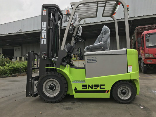 Super Elastic Solid Tire 4050kg 4 Wheel Electric Forklift Truck Attachements Clamps With 48V Battery