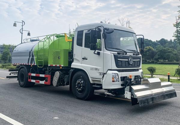 Effective Mechanical Sweeper Truck High Pressure Cleaning Truck 7 Tons