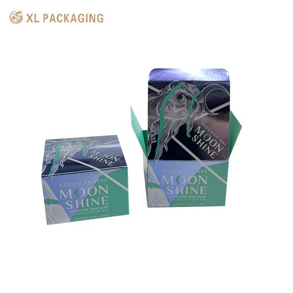 Luxury Silver Folding Gift Box with Auto-Lock Bottom for Cosmetic Packaging