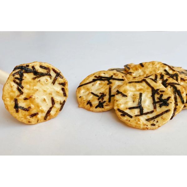 Торты риса зерна шутих риса морской водоросли вкуса пиццы очень вкусные здоровые все