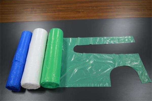 Colored Unisex Disposable Polythene Aprons White Blue Red Green Pink Yellow Color