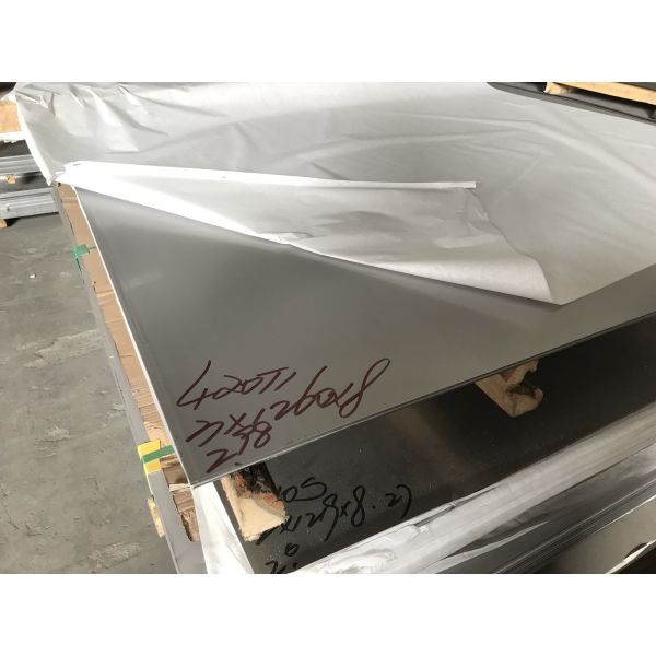 Los grados martensíticos AISI 410 y AISI 420 laminaron las hojas de acero inoxidables