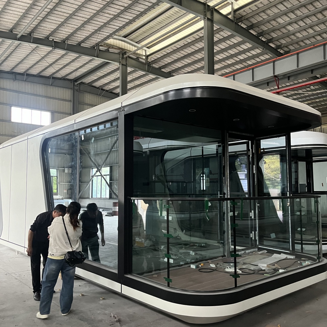Hot Selling Yoncheng Modern Modular Steel Container House Customized Size Environmentally Friendly Low Cost Recyclable Villa
