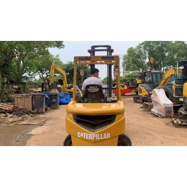 3 Ton Diesel Cat Forklift in Japan with Standard Lifting Height and 150mm Fork Width