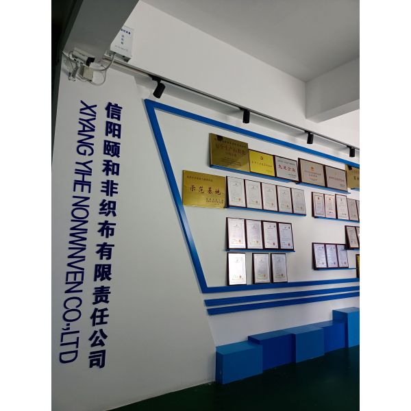 Medical Disposable Protective Wear Anti Bacterial Coverall SMS Waterproof For Hospital