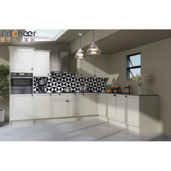Solid Wood European Shaker Kitchen Cabinets with White Color and Super Susan Corner