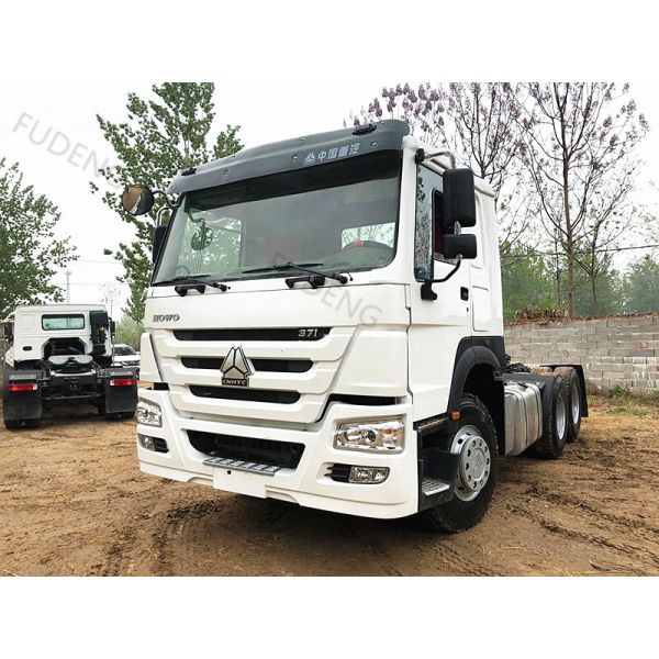 Q345B Carbon Steel Second Hand 420HP Tractor Head Trucks