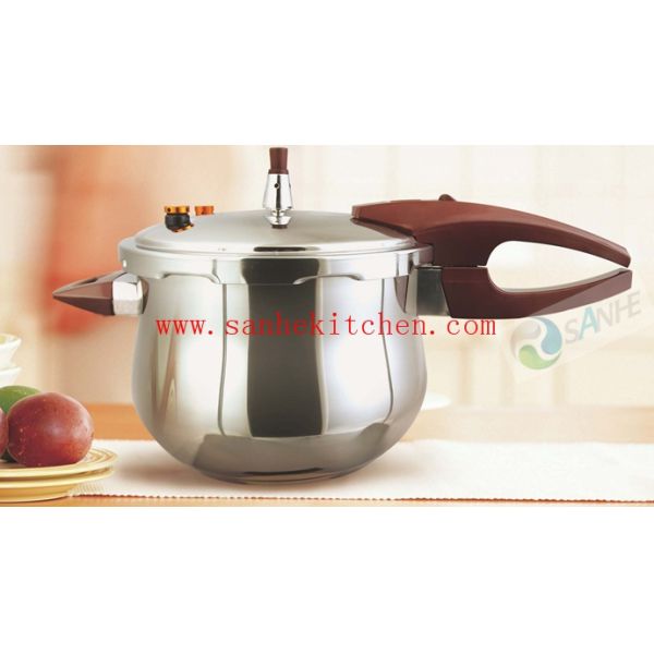 Triple bottom stainless steel Pressure cooker,thickness 1.0mm