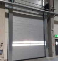 Portas de garagem seccionais isoladas personalizadas com espuma de poliuretano à prova de vento à prova de som e à prova térmica