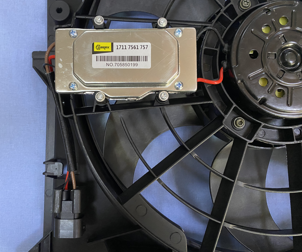 1711 7561 757 BMW Radiator Fan E46 Engine Spare Parts