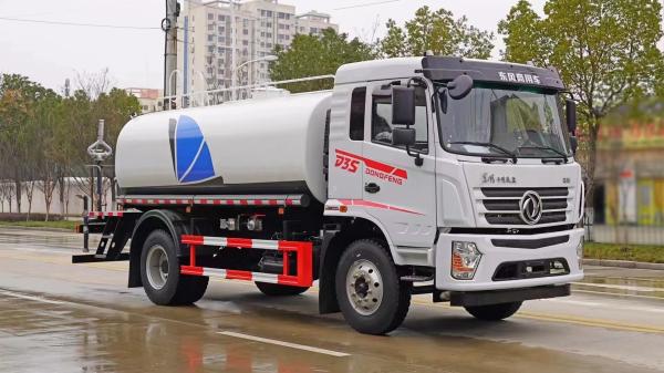 Manual Transmission pressure Road Washing Vehicle for Effective pressure Cleaning