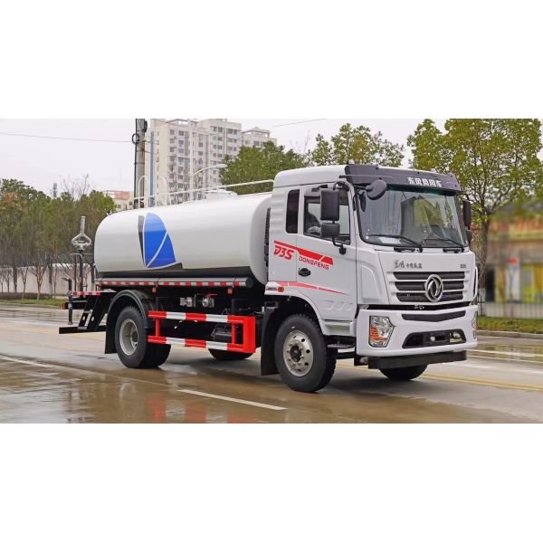 Modelo Dongfeng 4*2 Sprinkler de camión ligero con transmisión manual