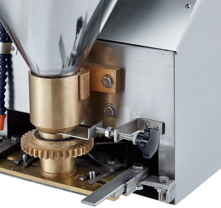 Chicken Meatball Maker Machine Food 300kg/H Meatball Forming Machine
