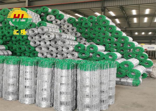 O campo de exploração agrícola retangular galvanizou os cervos que cercam a altura de 1.5m embalado no filme plástico