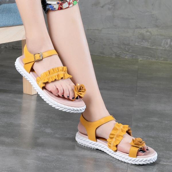 S068 2020 summer new product retro handmade lace leather three-dimensional flower flat heel shrink buckle women sandals