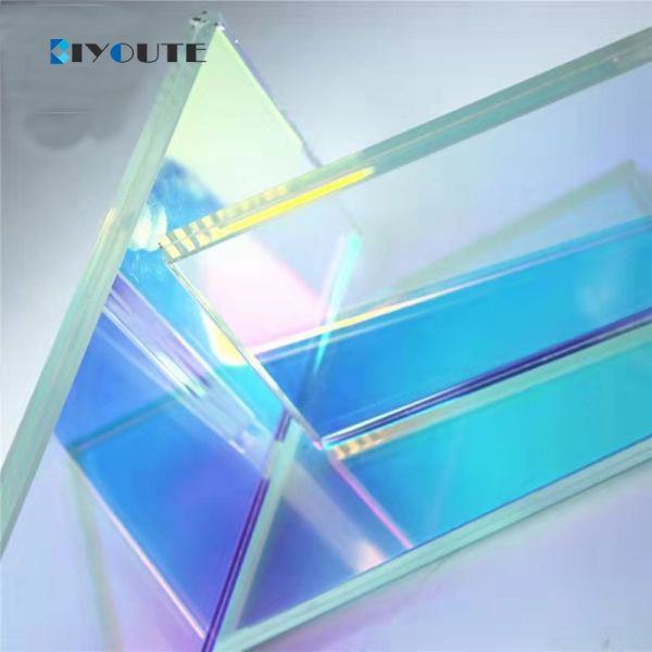 Производители выгравированного дихроического витража