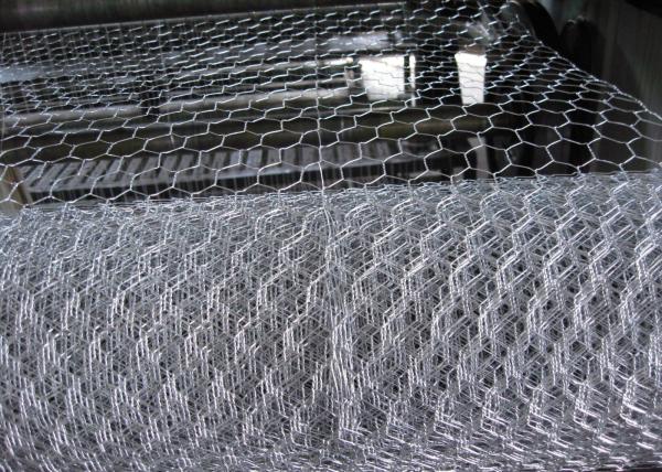 Hot Dipped Galvanized Hexagonal Wire Mesh , Chicken Wire Mesh Factory