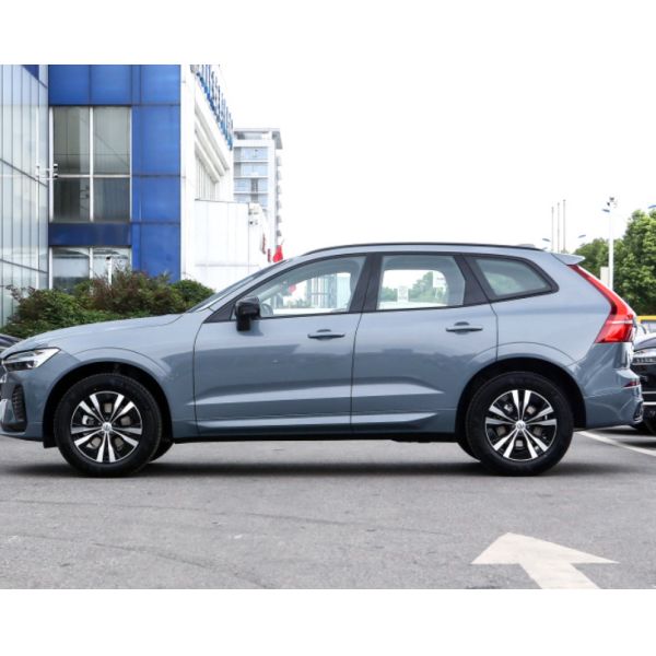 XC60 2023 B5 4WD Zhiyi sport version 2.0T 250HP L4 5 Door 5 seats SUV Car