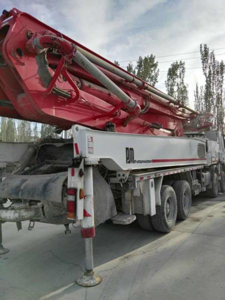 2.6mm Amplitude de vibration Usine de battage de béton 56 mètres Putzmeister Boom Pump Truck